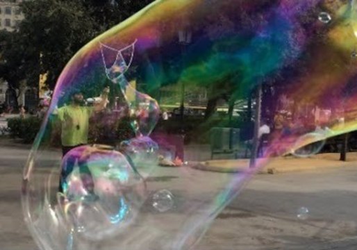 Making Bubbles in the Streets of Barcelona