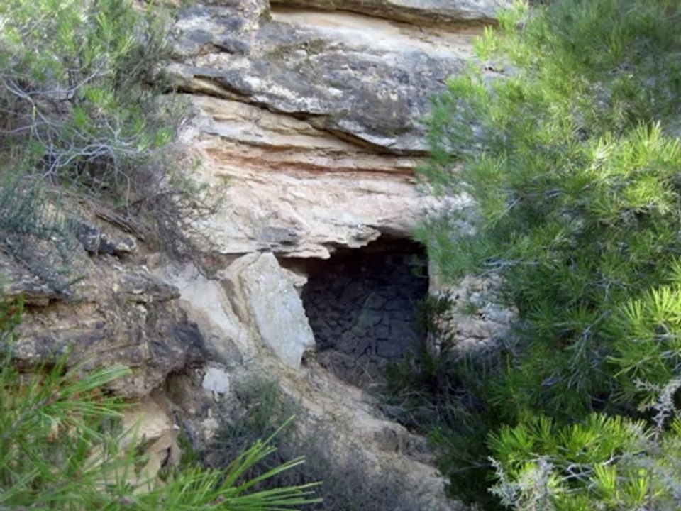 Cueva en Els Barrancs (Vilalba dels Arcs) Tarragona