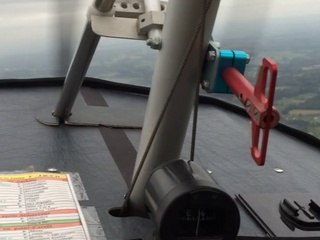 Voler même en automne est toujours un grand plaisir! moins de monde dans le ciel