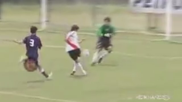 Coup du foulard : il l'avait déjà fait !