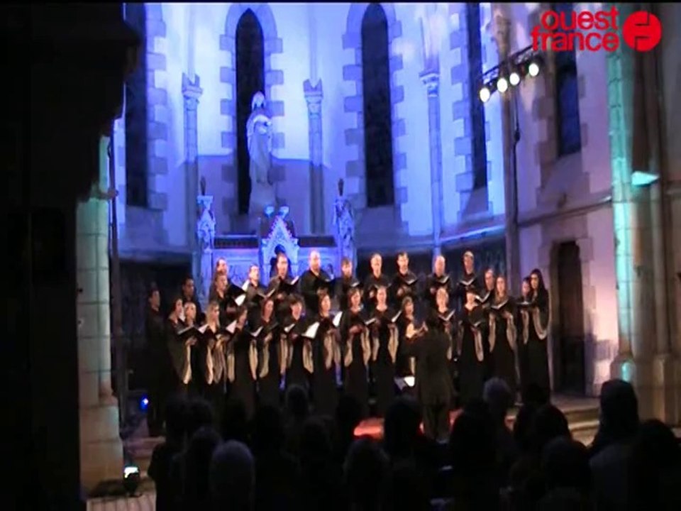 A Polyfollia, un Credo Chamber Choir ukrainien majestueux