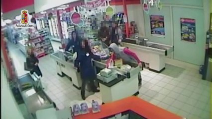 Download Video: Palermo - Polizia arresta i rapinatori della banda dei supermercati