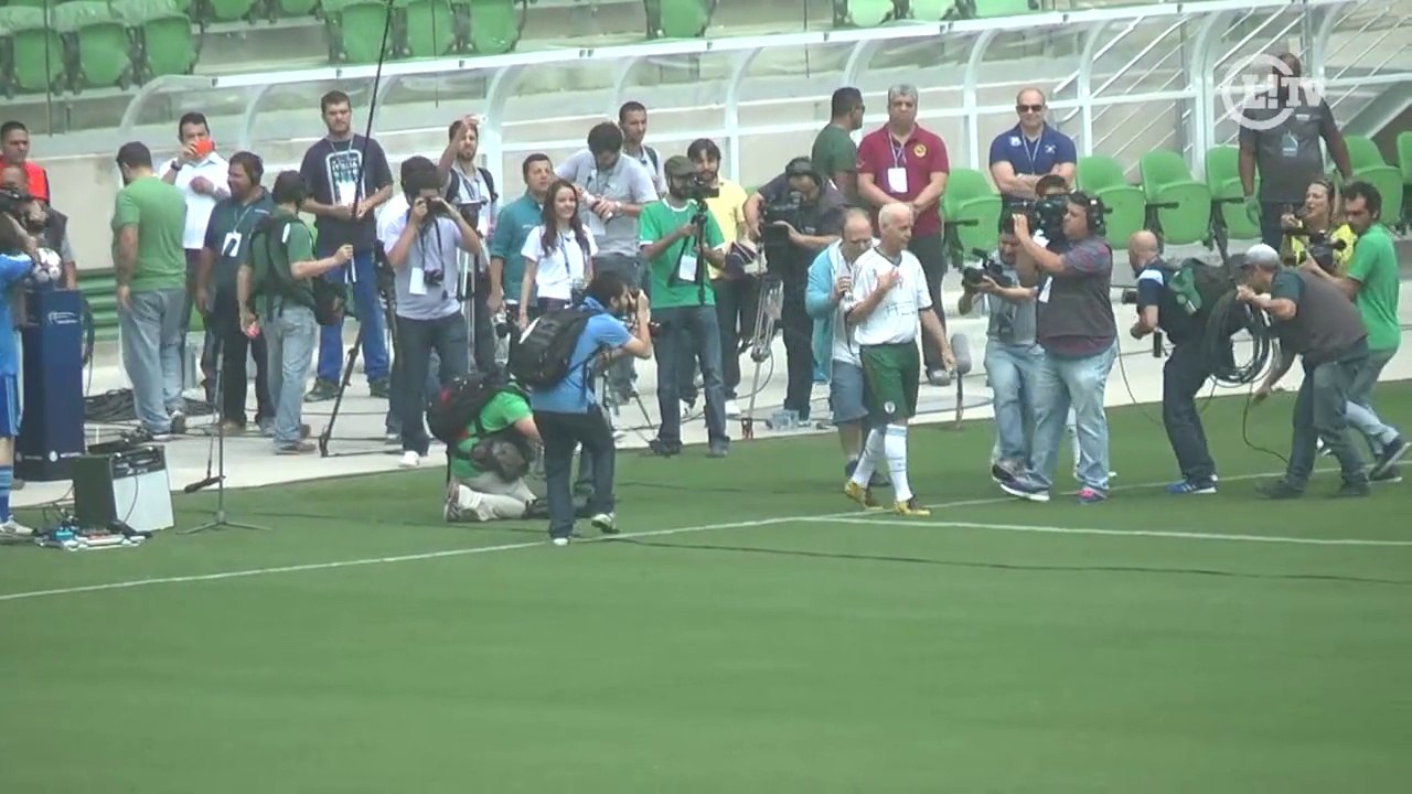 Valeu, Divino! Ídolo do Verdão faz o primeiro gol na nova arena