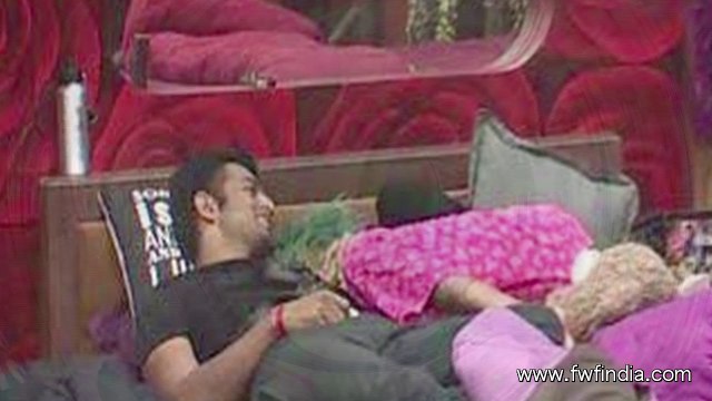 Upen Diandra Kiss in Bigg Boss_FWF