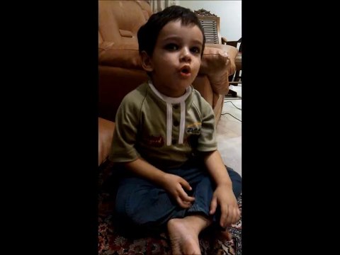 نواز شریف گندا هے، بچے کو نواز شریف پکارنے پر اسکا رد عمل ؟؟؟ رو رو کر برا حال. ها ها ها ها
