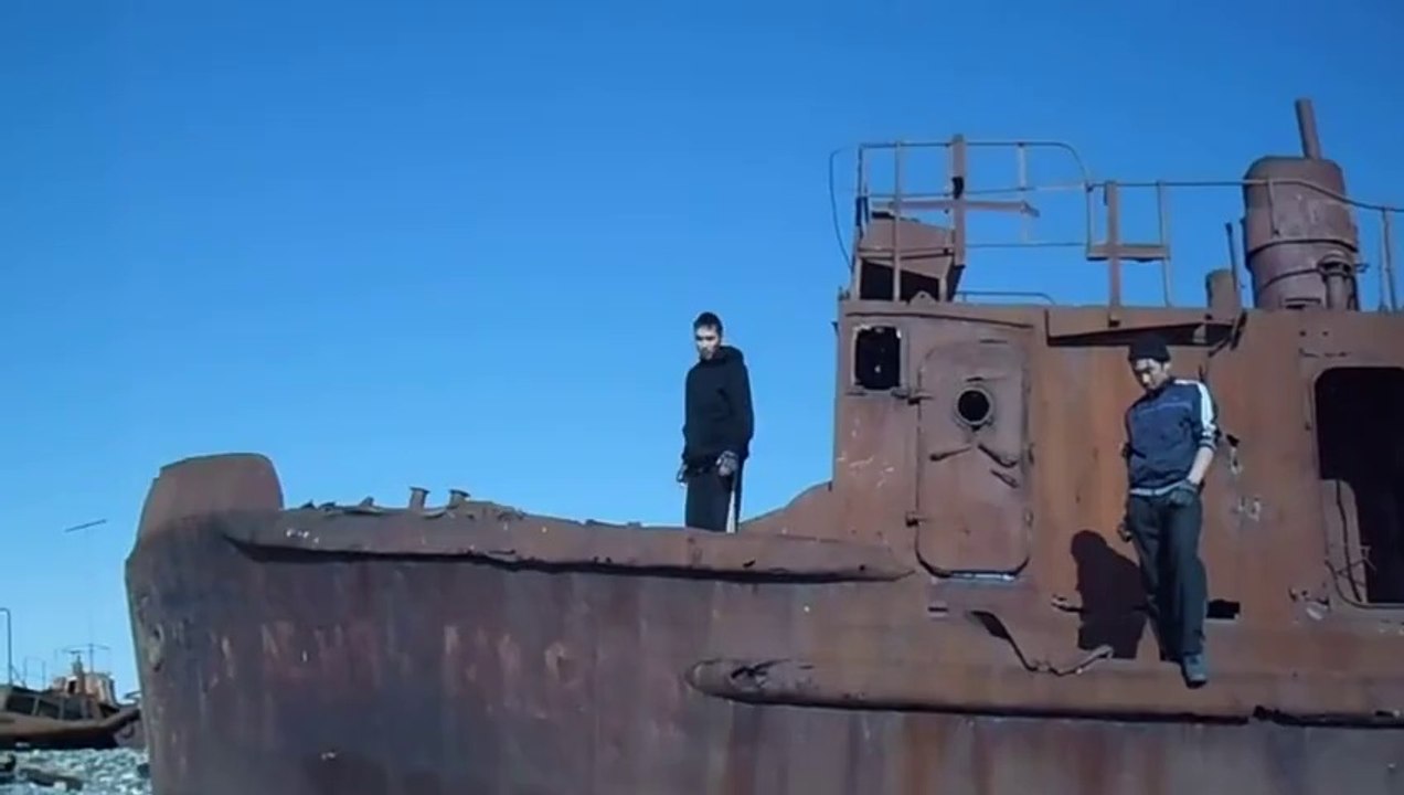 [+18 ~ Sexy Funny Girl]Frontflip from Boat To Sand - Fails World