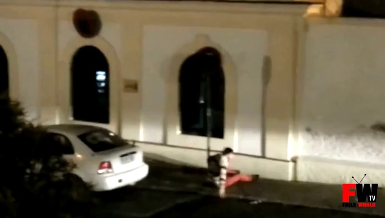 [+18 ~ Sexy Funny Girl]Drunk house climber fail - Fails World