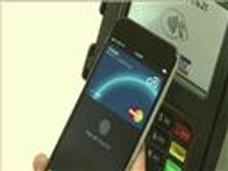 هاتف ذكي لدفع أثمان المشتريات