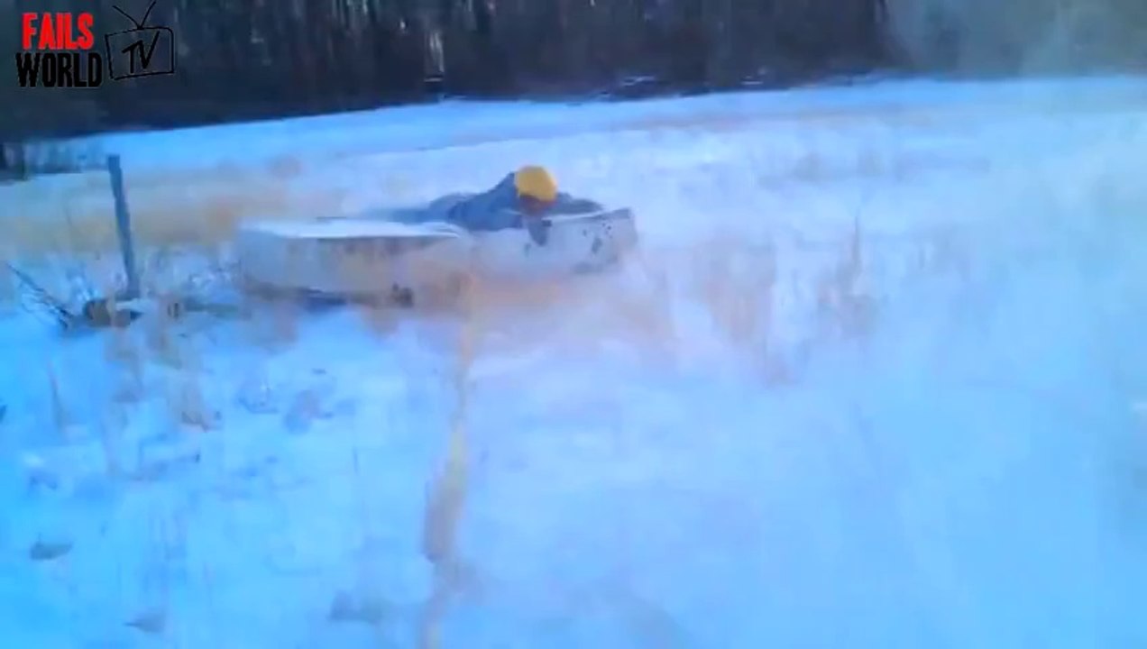 [+18 ~ Sexy Funny Girl]Mattress Sled VS Metal Pole Fail - Fails World