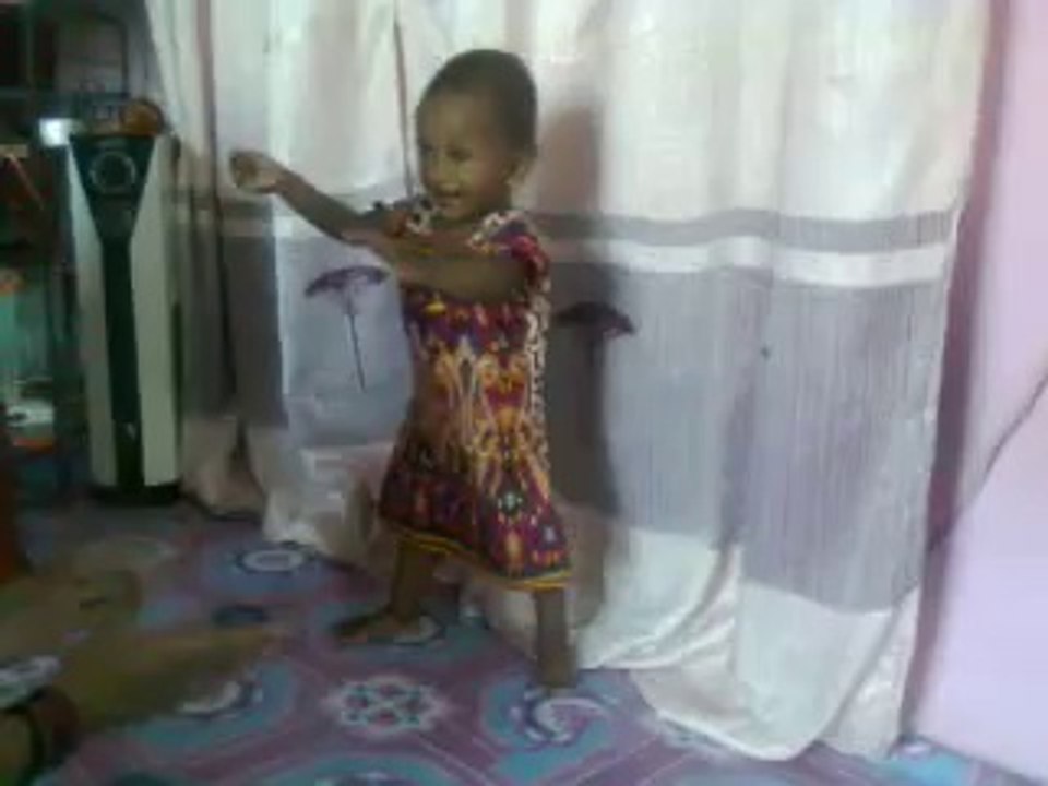 Baby Disha Chouhan First Walk On Her First Birthday 17th-Oct-2014 part 2