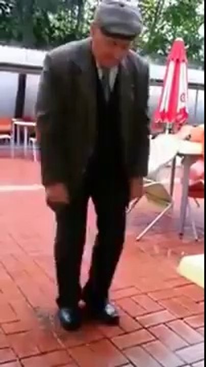 85 yaşındaki dede horoni yazayi