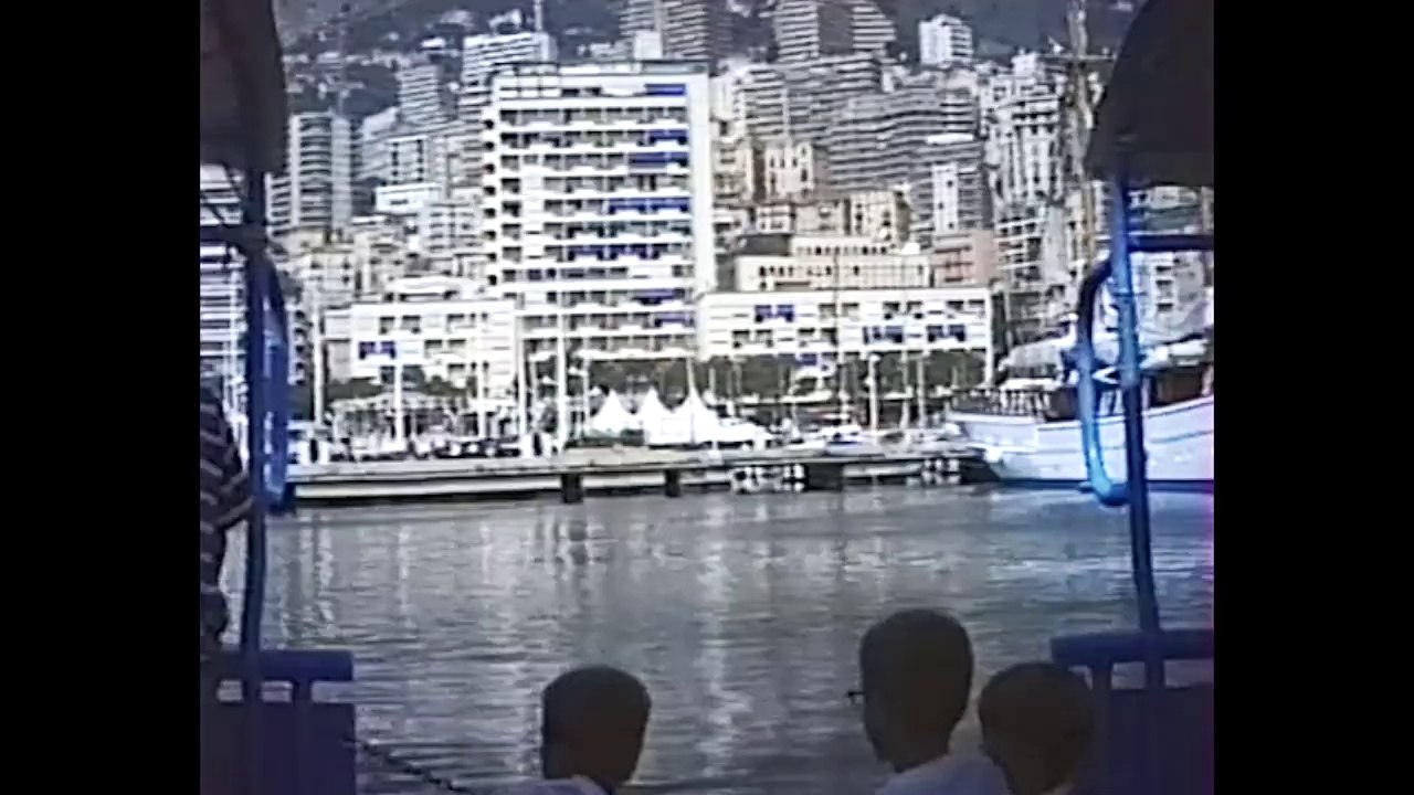 K7 VHS,1996 fortement dégradée, restauration.