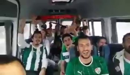 Tifozët e Bursaspor këndojnë "Oj Kosovë, oj nëna ime"