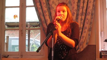 Lola Reva chante "LA VIE EN ROSE" le 26 10 2014m