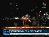 Mexicanos exigen con marchas al gobierno la aparición de normalistas