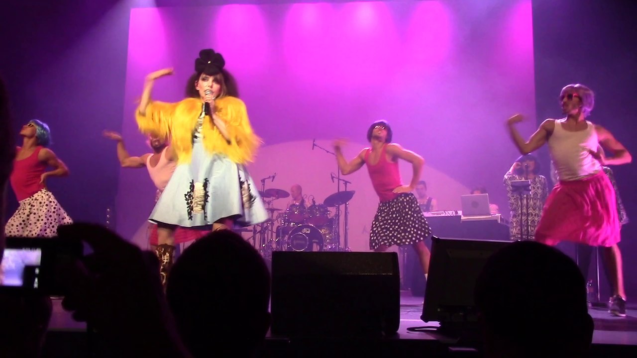 Jeanne Mas La jupe Folies Bergère 17 10 2014