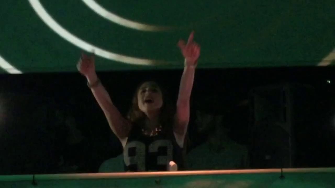 Juicy M - Seven Nation Army Remix Live