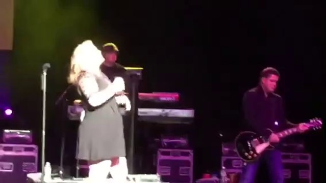 Kelly Clarkson 'Shake it Off' Taylor Swift cover Buffalo