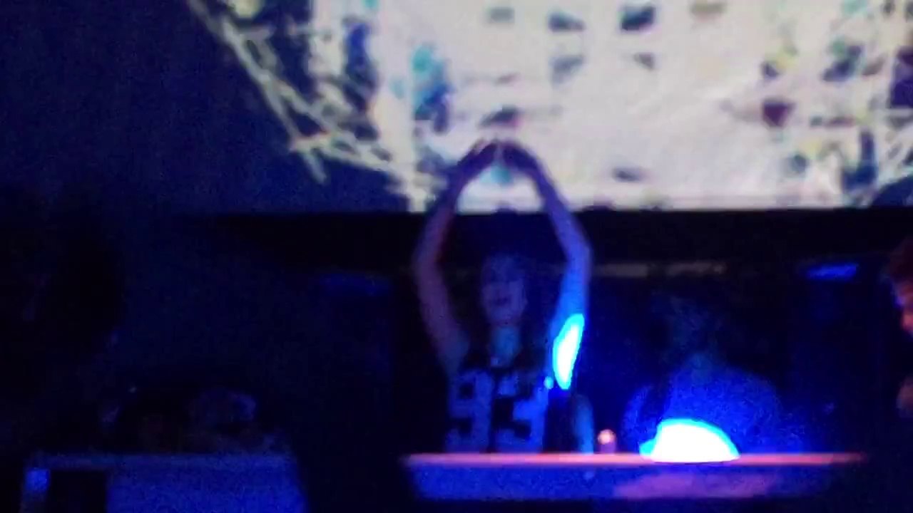 Juicy M- Show Me Love Remix Live