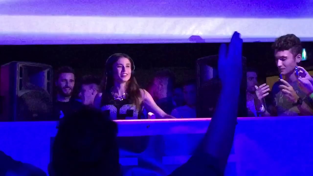 Juicy M - Ocarina Remix Live