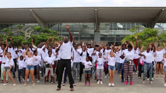 Flashmob à Abidjan avec Magic in the Air avec l'arrivée du vol A380 de Air France
