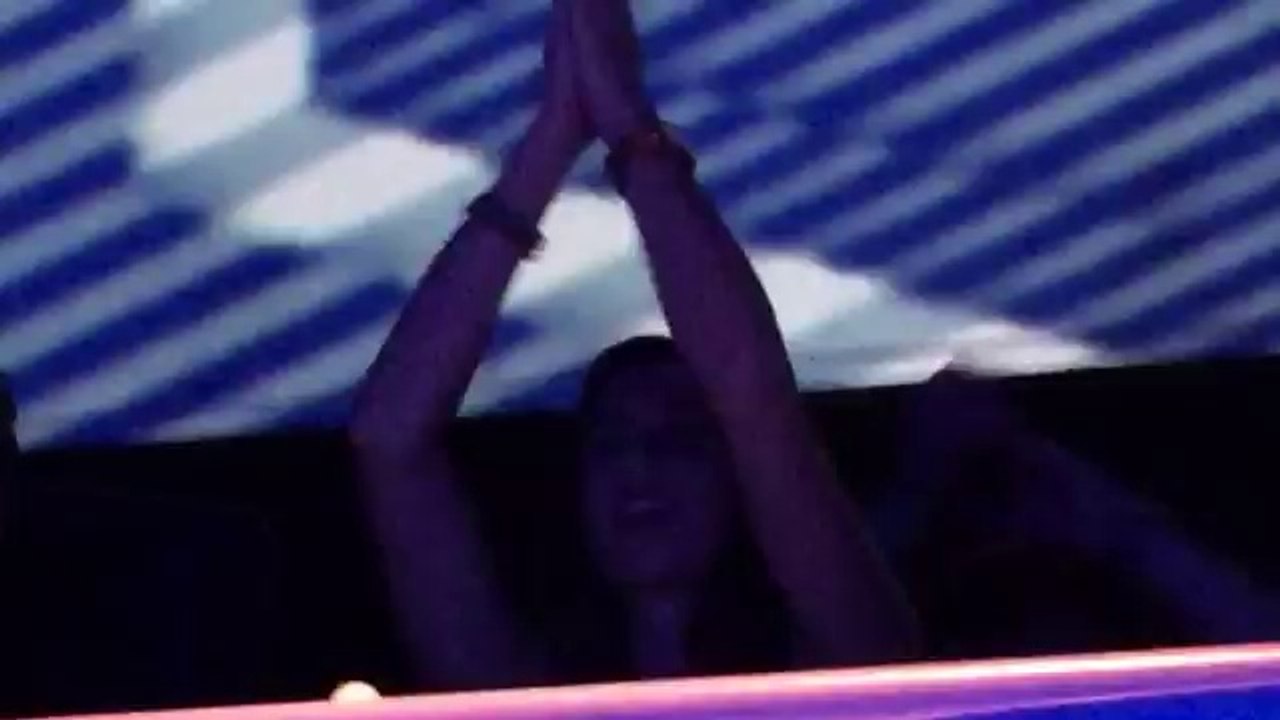 Juicy M - How We Party Remix Live