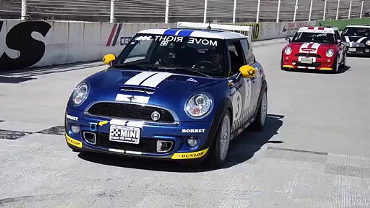 MINI TAKES OVAL 2014