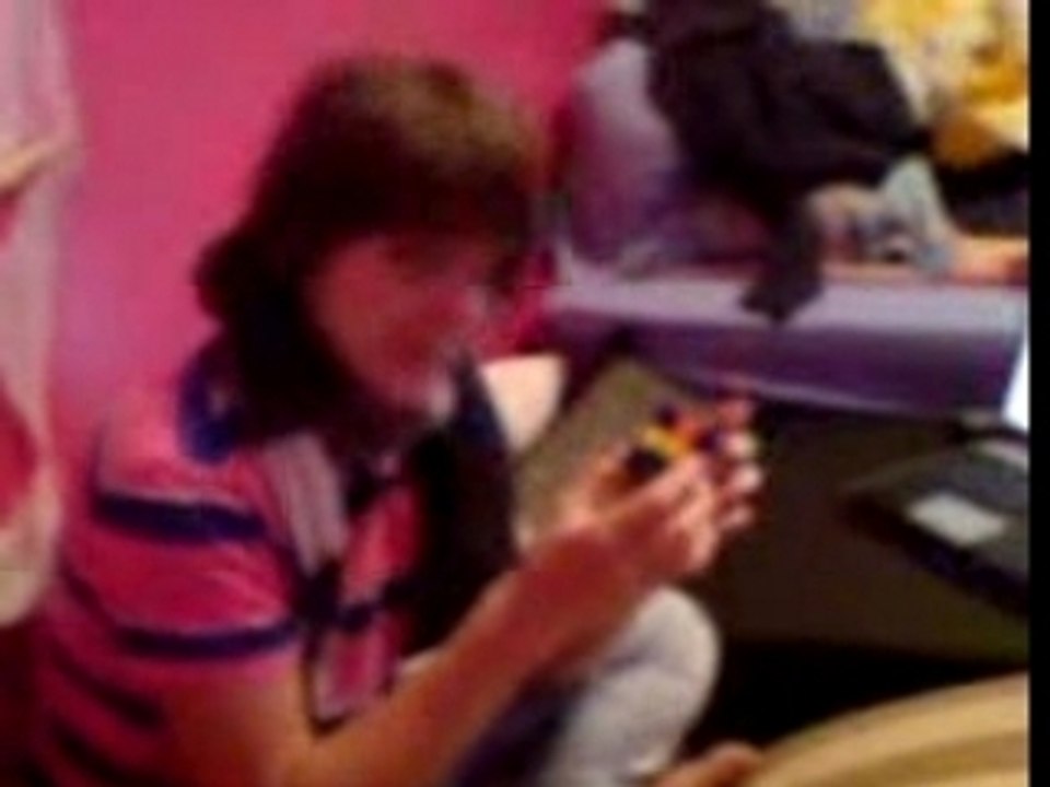 rubik's cube les yeux bandés !!