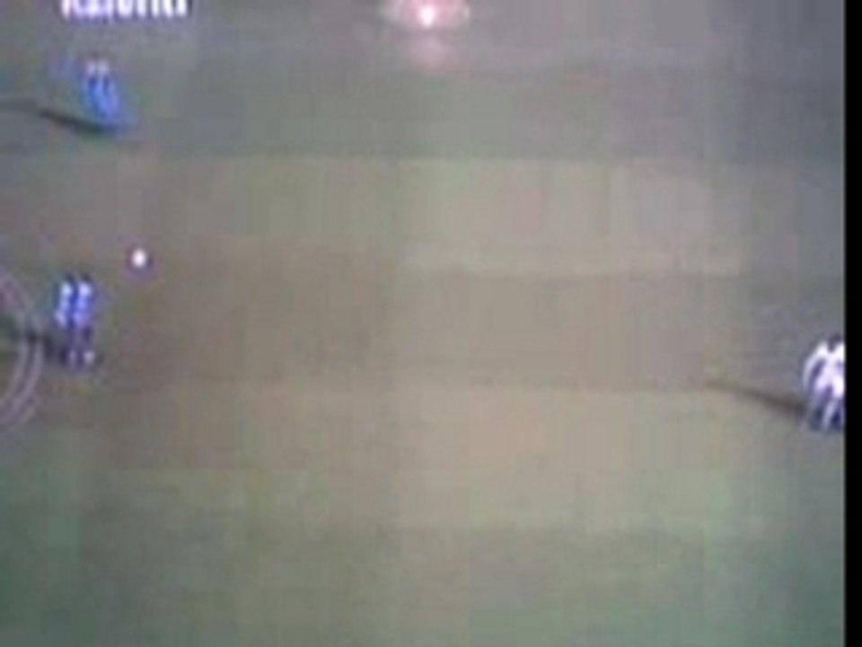 frappe 35 metres pleine lucarne
