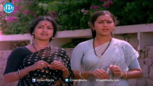 Patnam Vachina Pativrathalu Movie - Radhika, Geetha Nice Emotional Scene