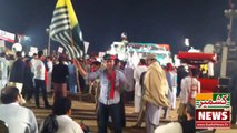ایک کشمیری نے اسلامباد میں اپنے کشمیر کی آزادی کا جشن منایا۔