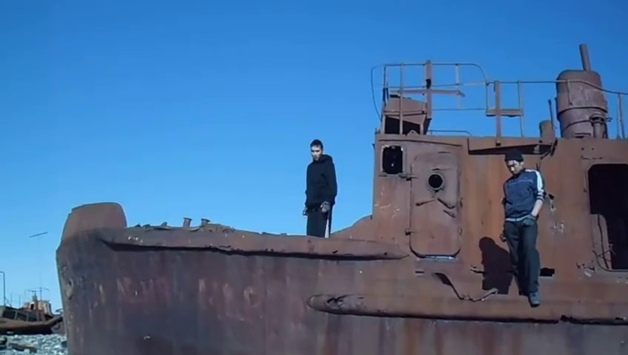 [+18 ~ Sexy Funny Girl]Frontflip from Boat To Sand - Fails World