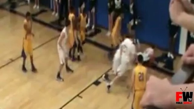 [+18 ~ Sexy Funny Girl]Painful Basketball Faceplant - Fails World