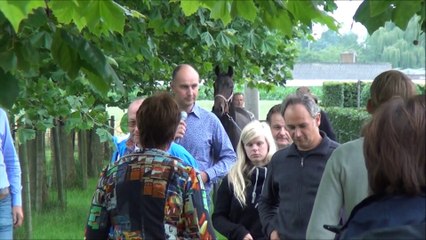 DFVF - Veulenvisite 2014     DFVF-  Visites d' Elevages 2014 - 3de FOKKERIJ LOWI (Roeselare)