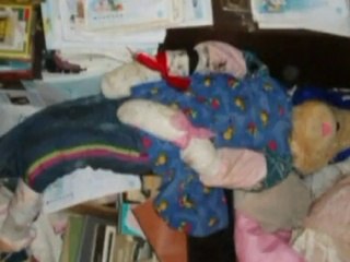 150 Çocuğu Mezardan Çıkarıp Oyuncak Bebeğe Çevirmek