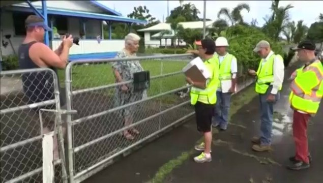Des coulées de lave menacent la population à Hawaï