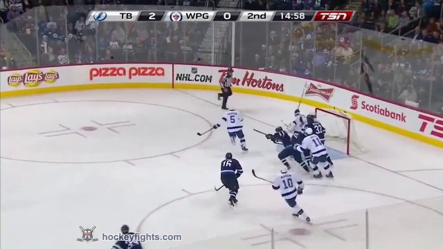 Grosse baston en hockey : Radko Gudas vs Dustin Byfuglien Oct 24, 2014