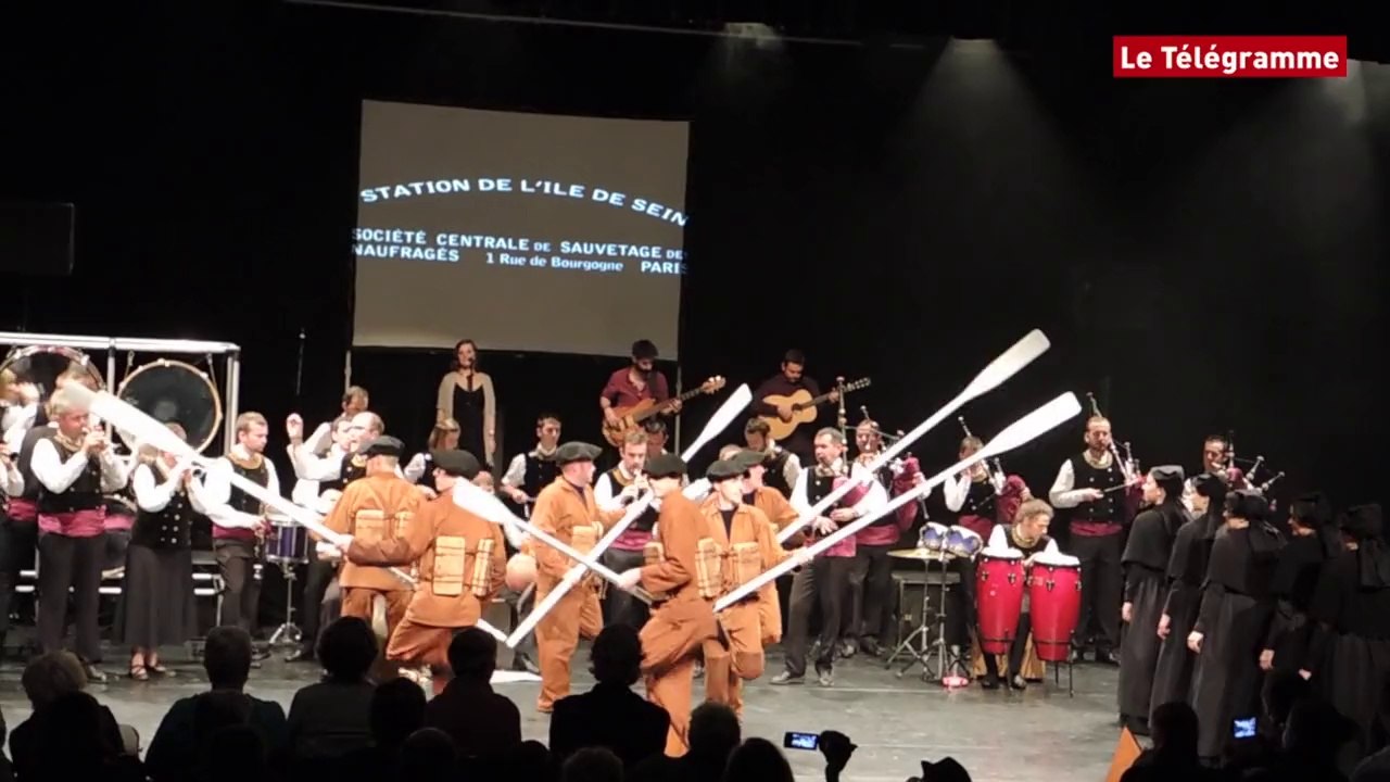 Beuzec-Cap-Sizun (29) Groupe des Bruyères :  45 ans dignement fêtés