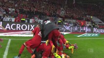 Mascote de clube alemão é massacrado por jogadores