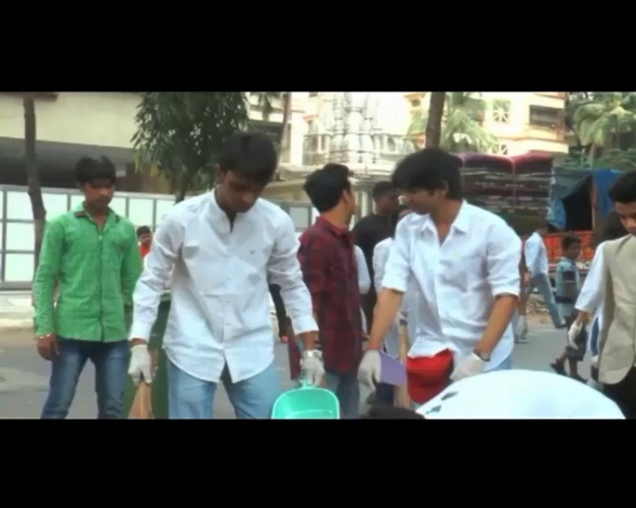 Darsheel and Bhavya Join Modis Swachh Bharat Abhiyan
