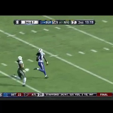 Jogador comemora antes da hora e leva a pior em partida de futebol americano