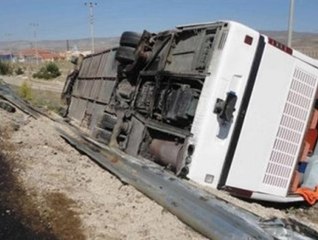 Erzurum'da otobüs şarampole yuvarlandı