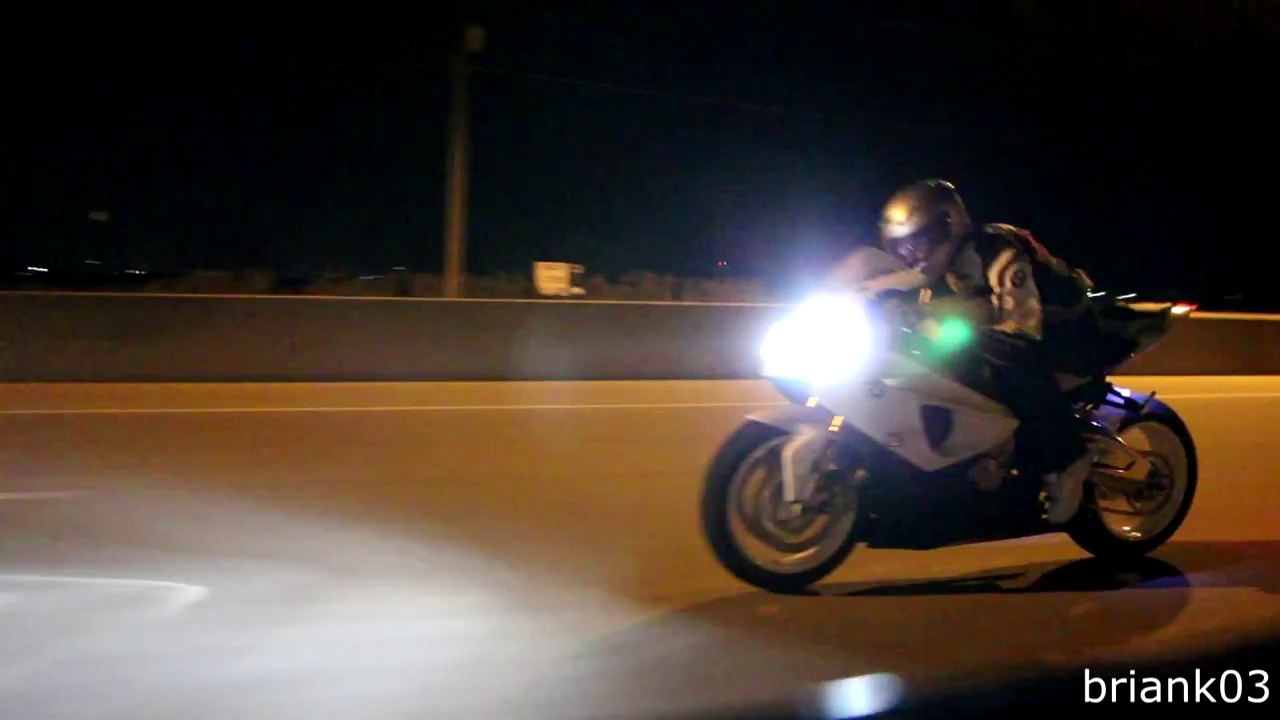 BMW 1000RR vs Toyota Supra - Araba Tutkum