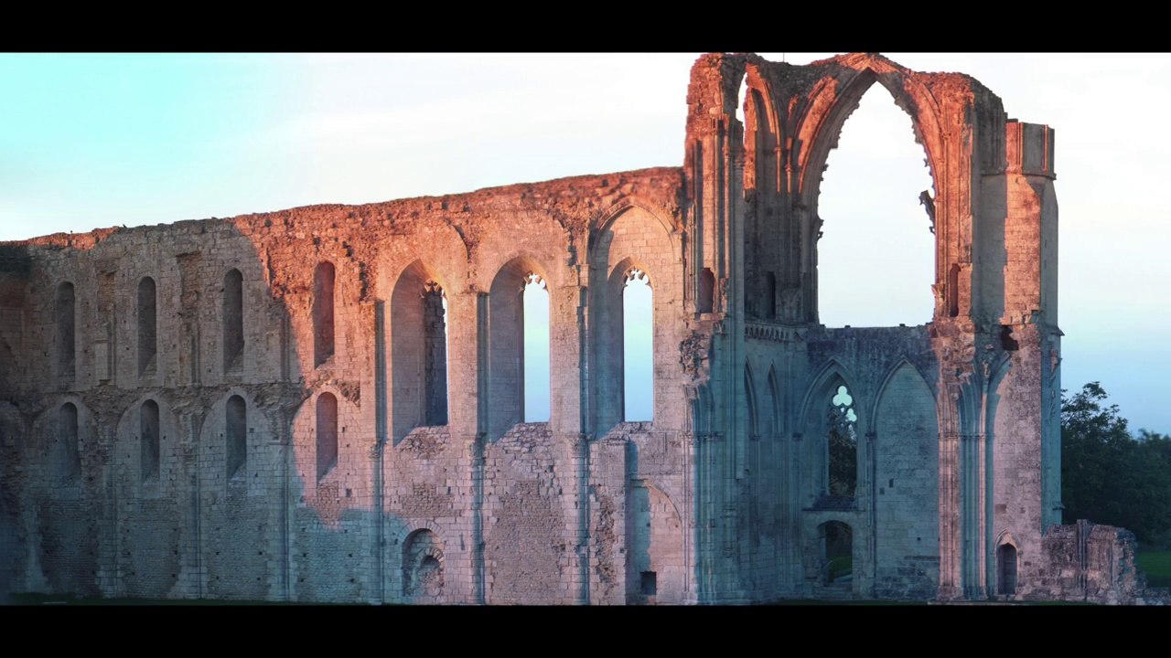 Couleurs d'automne à l'abbaye de Maillezais