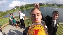 Una GoPro su una bottiglia di liquore ad un matrimonio