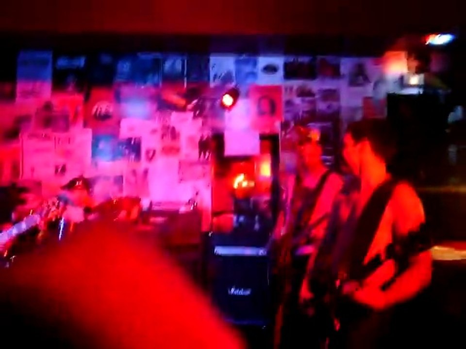 chux bollox live at Appart café à Reims