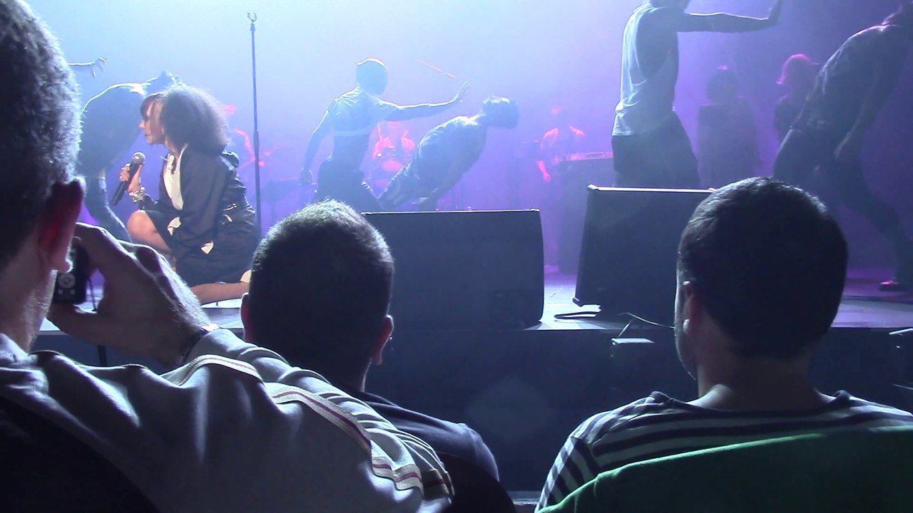 Jeanne Mas Naître ici Folies Bergère 17 10 2014