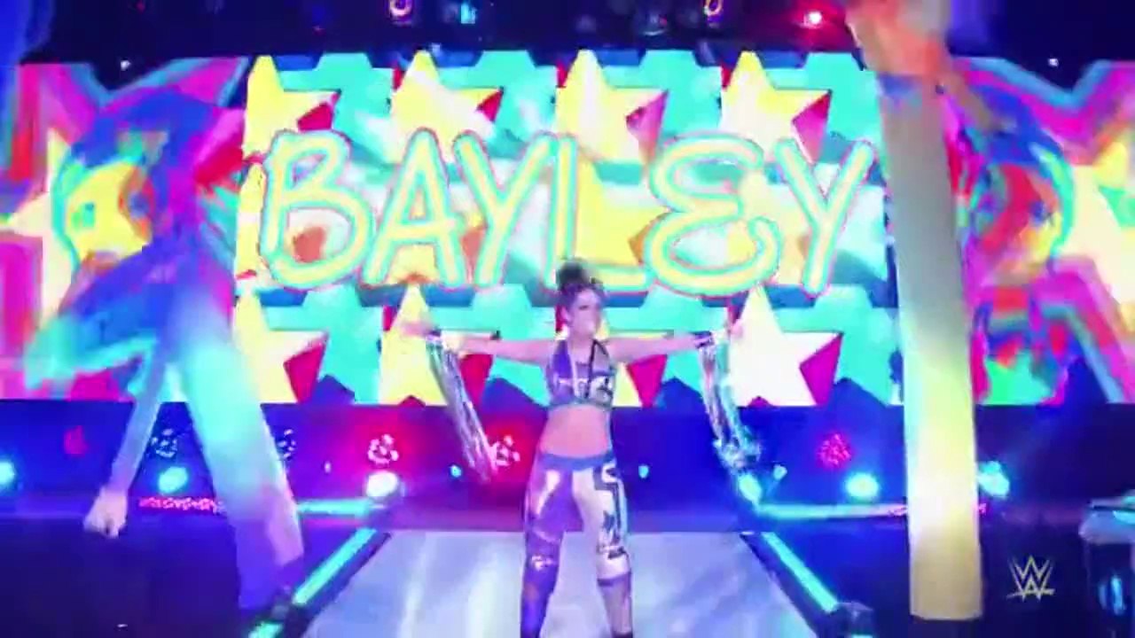 Bayley Vs Sasha Banks