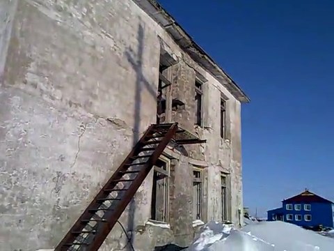 [+18 ~ Sexy Funny Girl]Jump from building faceplant - Fails World