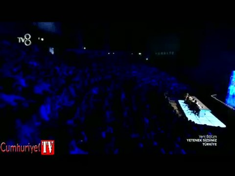 Yetenek Sizsiniz Türkiye'de Acun ile Demet Evgar arasında tartışma çıktı